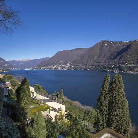 La Reina Villa Como
