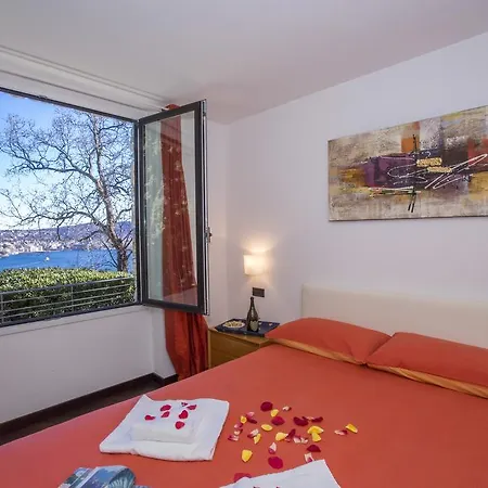 La Reina Villa Como